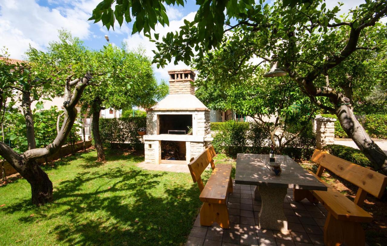 Guest House Ljubica Medulin Extérieur photo