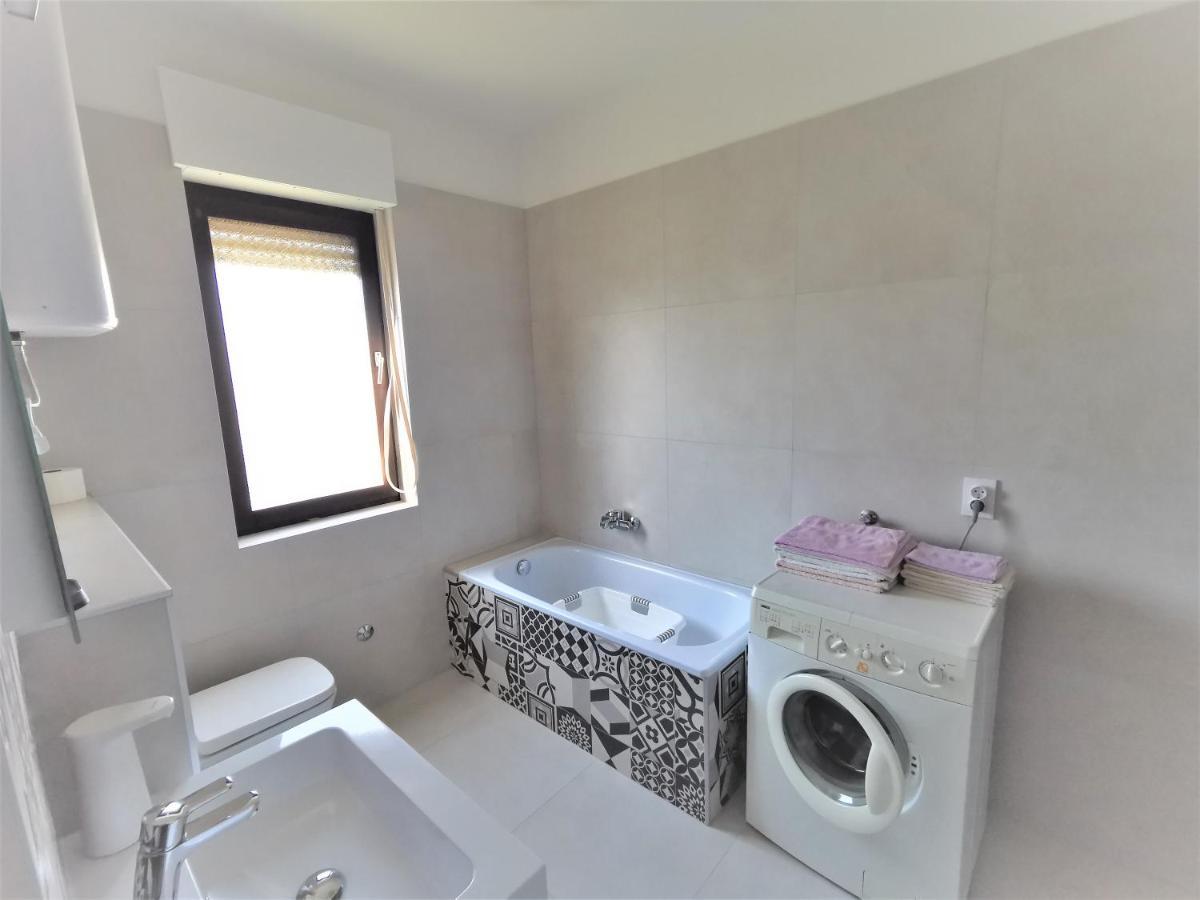 Guest House Ljubica Medulin Extérieur photo