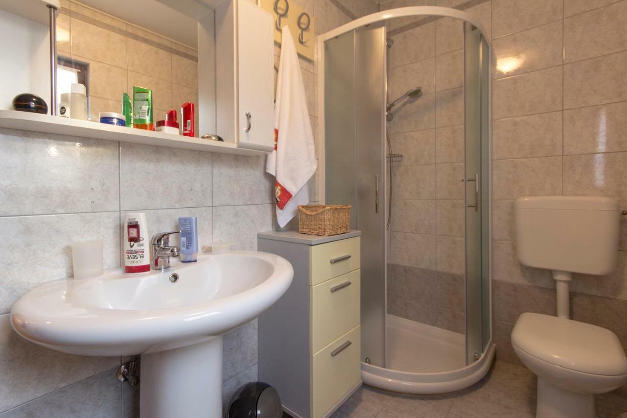 Guest House Ljubica Medulin Extérieur photo